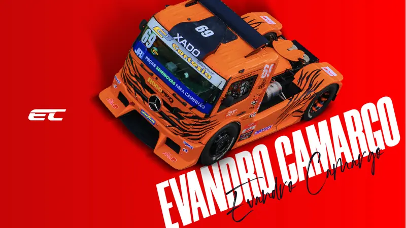 Logo EC — Evandro Camargo aplicado ao caminhão de corrida, vista frontal